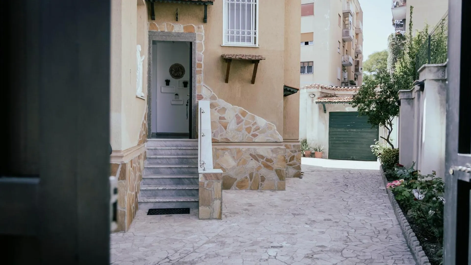 Guesthouse Aurora A.E. Rome Italy