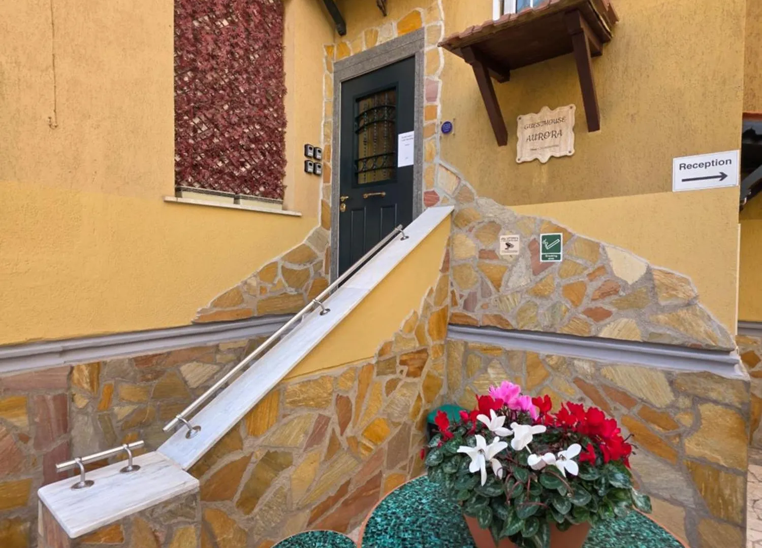 Guesthouse Aurora A.E. Rome 0*,  Italy